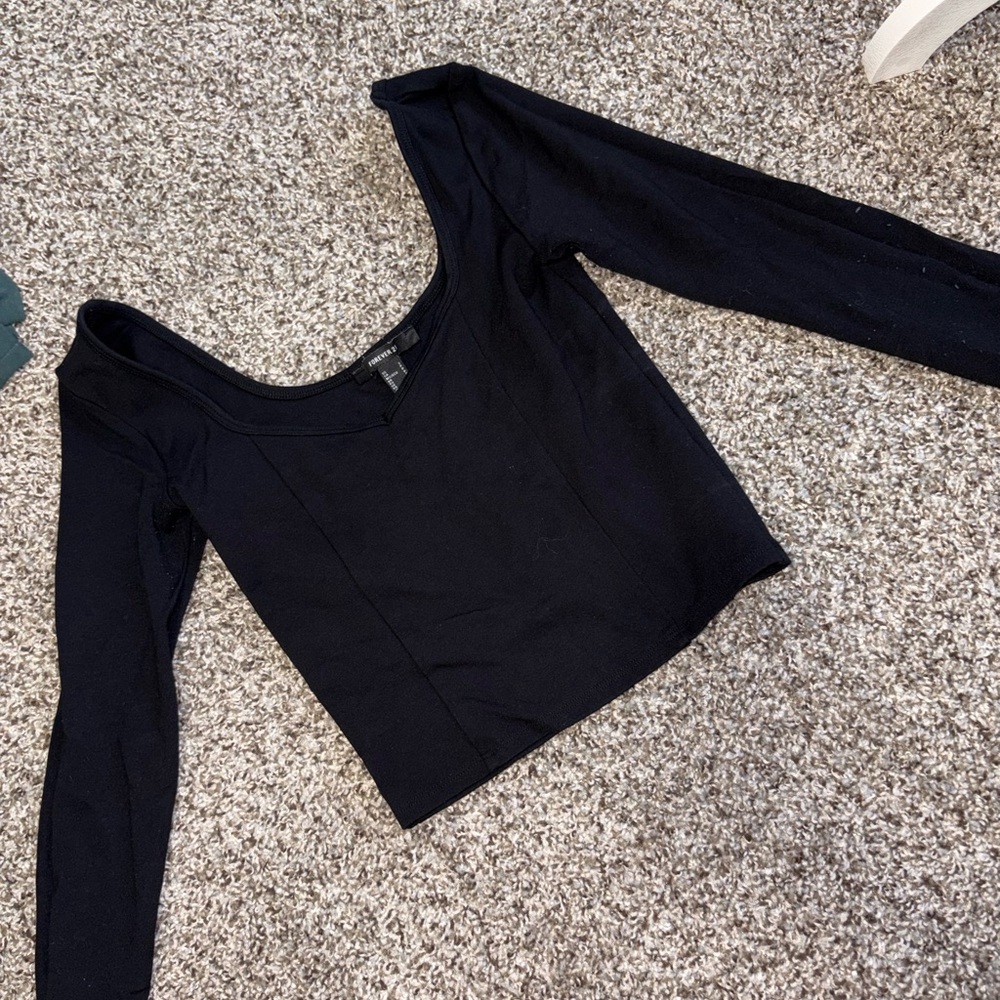 Black Long-Sleeve V Neck Top - Women